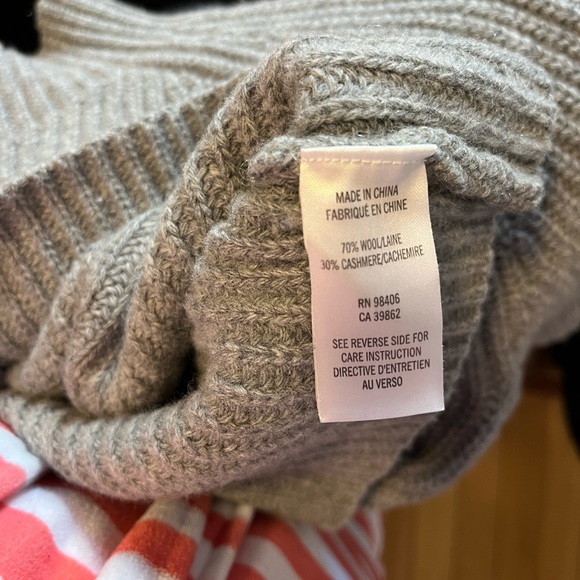 Sold-Theory Grey Wool/Cashmere Mock Neck Sweater - Picture 4 of 4